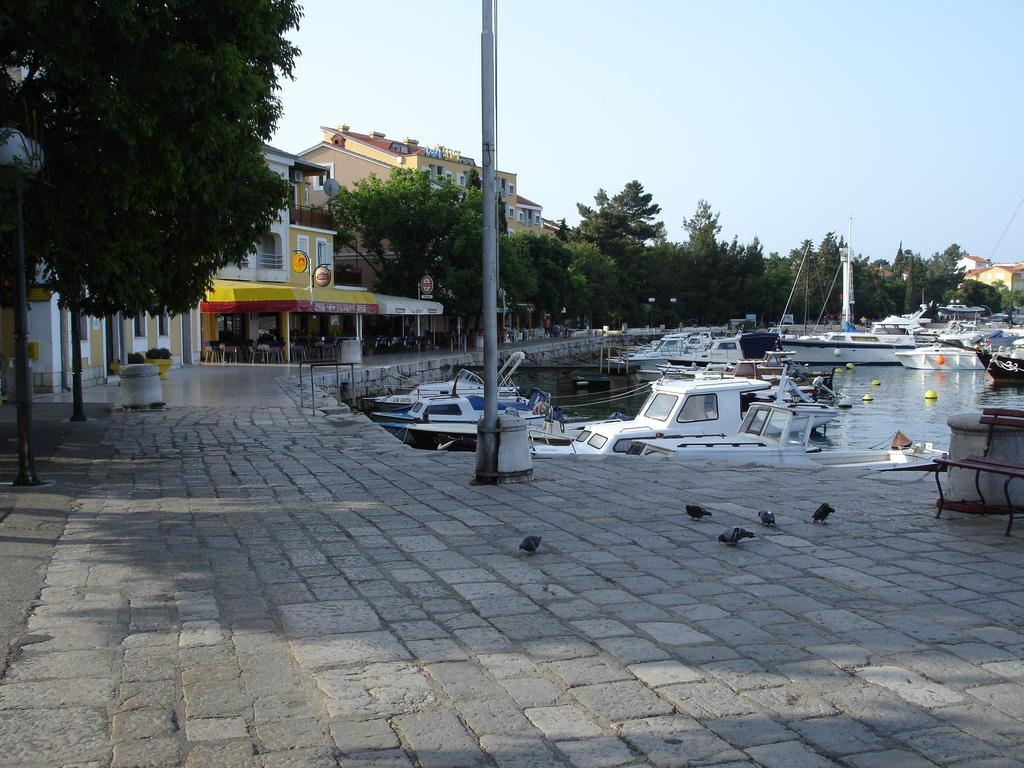 Apartments Petricevic 2 Selce Exterior photo