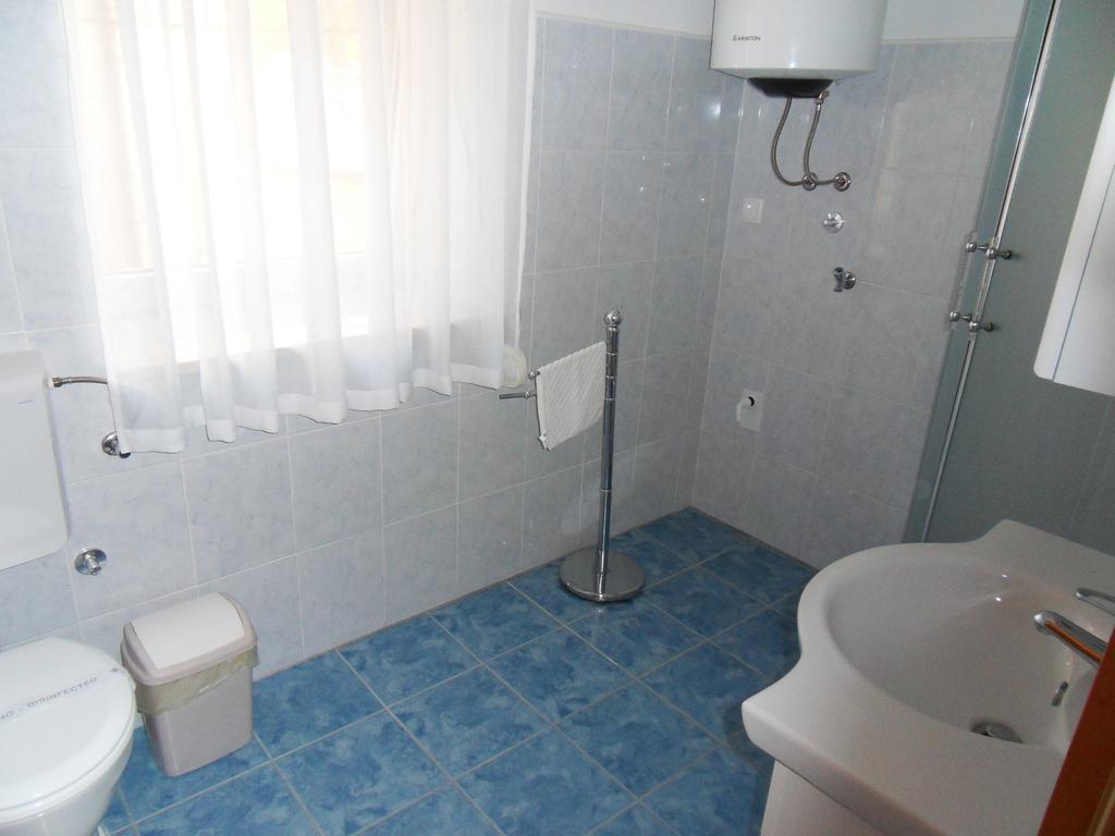 Apartments Petricevic 2 Selce Exterior photo