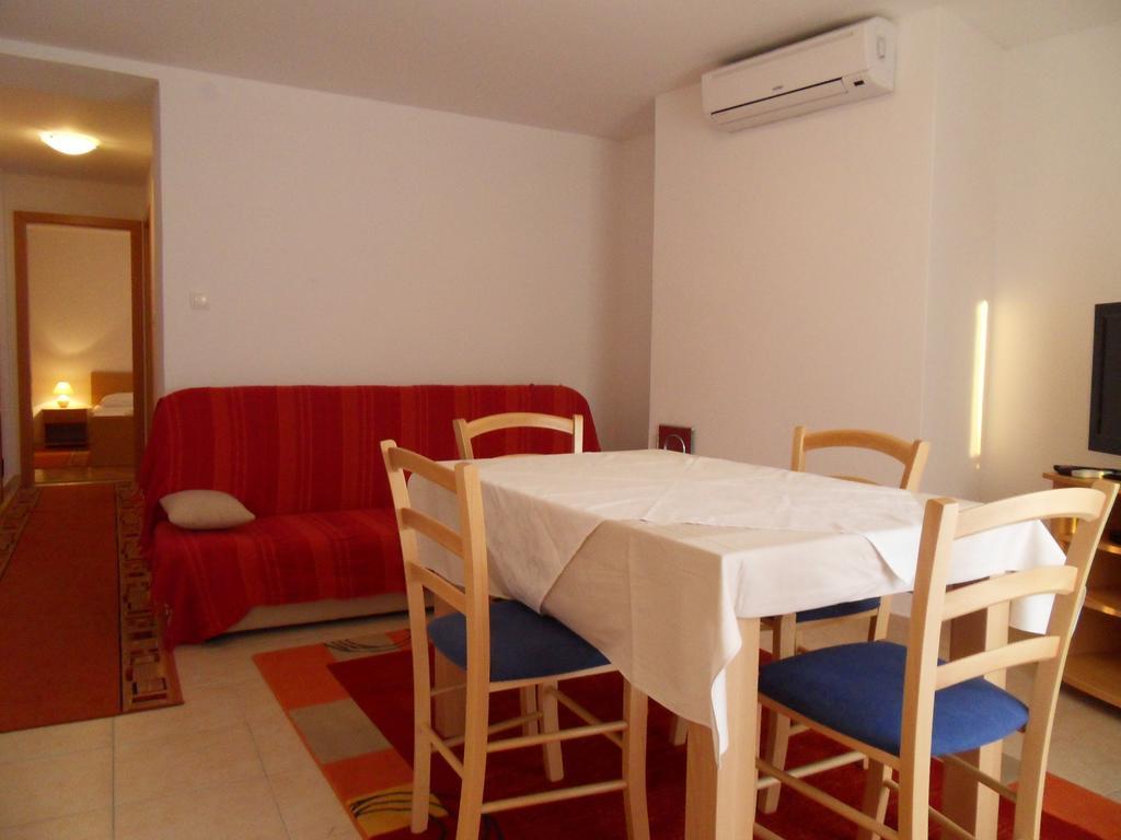 Apartments Petricevic 2 Selce Exterior photo