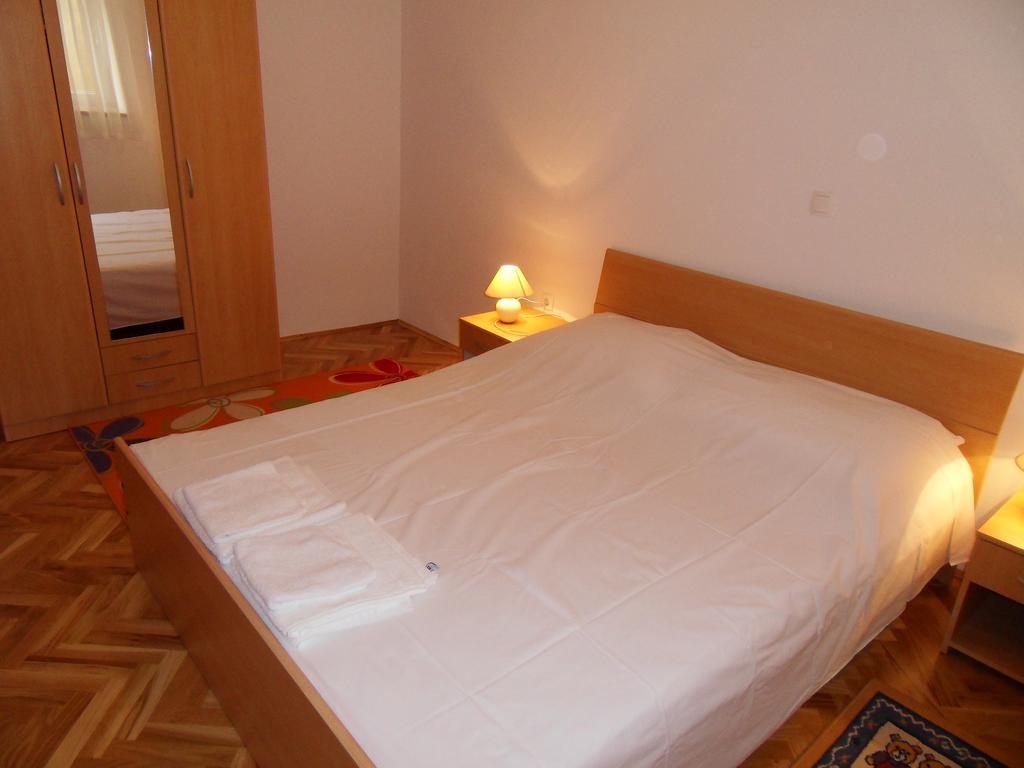 Apartments Petricevic 2 Selce Exterior photo