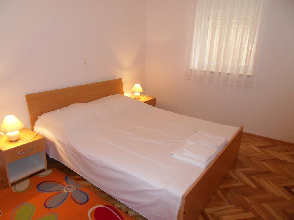 Apartments Petricevic 2 Selce Exterior photo
