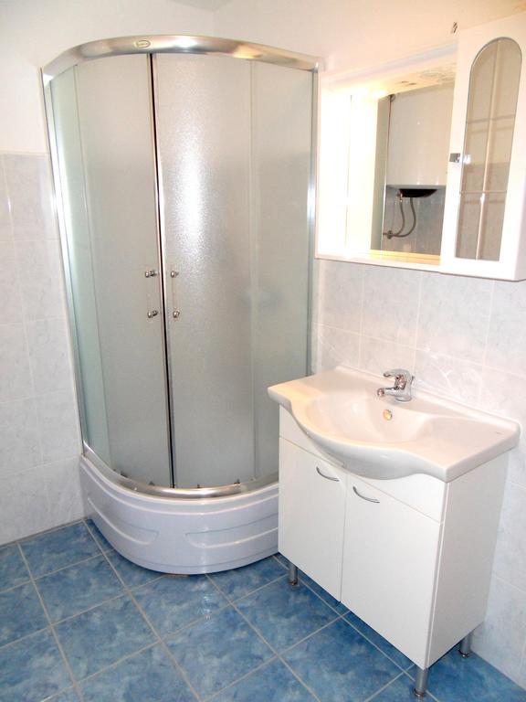 Apartments Petricevic 2 Selce Exterior photo
