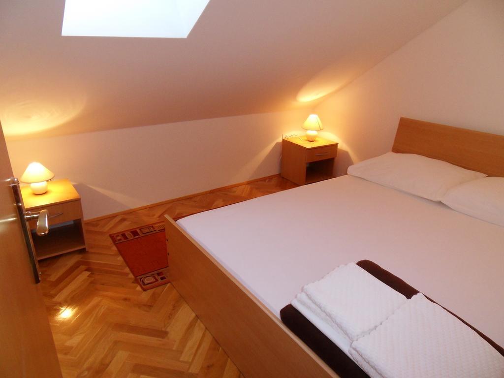 Apartments Petricevic 2 Selce Exterior photo